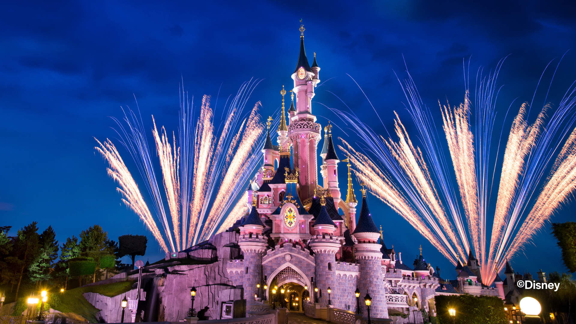 Disneyland Paris vs. Walt Disney World: Which is Better?